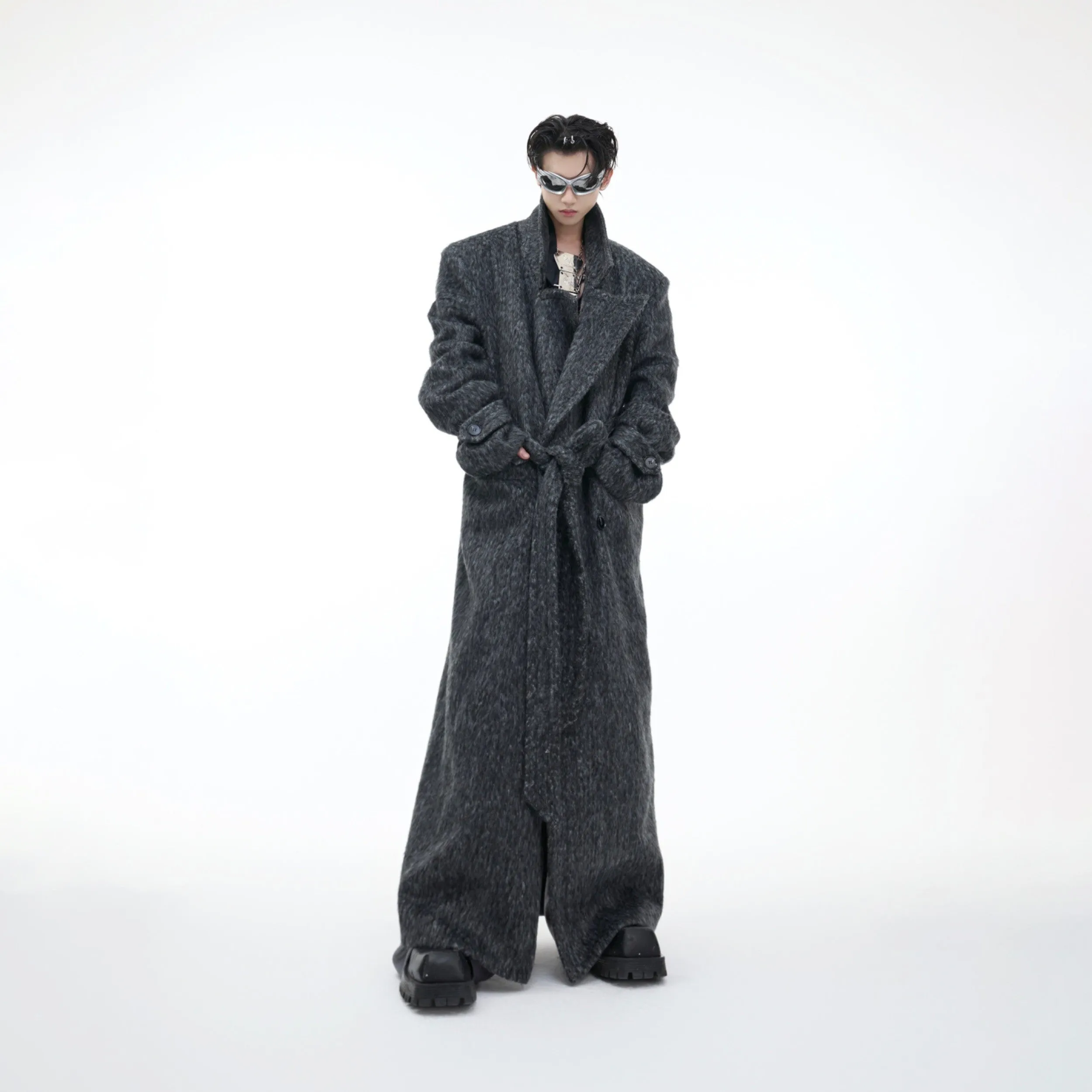 【24s Dec.】Niche Plush Silhouette Wide Shoulder Wool Coat